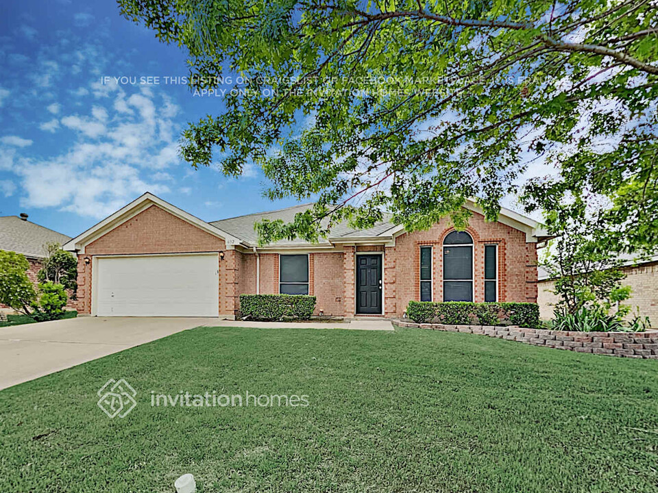 632 Dover Heights Trail in Mansfield, TX - Building Photo