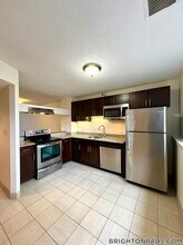 154 N Beacon St in Boston, MA - Foto de edificio - Building Photo