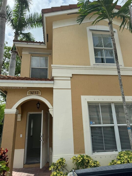 3032 SW 129th Ter in Miramar, FL - Building Photo