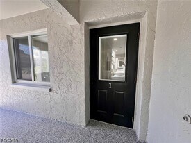 4102 SE 19th Pl in Cape Coral, FL - Building Photo