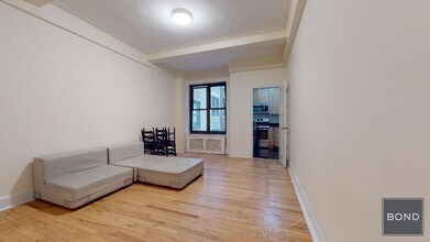 166 Second Avenue in New York, NY - Foto de edificio - Building Photo