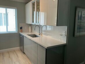 7327 Dickens Ave in Miami Beach, FL - Building Photo - Building Photo