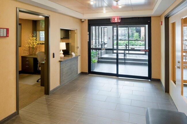 80 Gordon St, Unit 10J