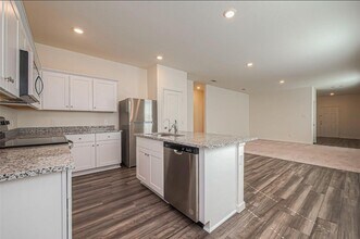 614 Edge Lake Ct in Montgomery, TX - Building Photo - Building Photo