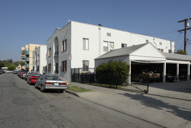 5136 Marathon St in Los Angeles, CA - Foto de edificio - Building Photo