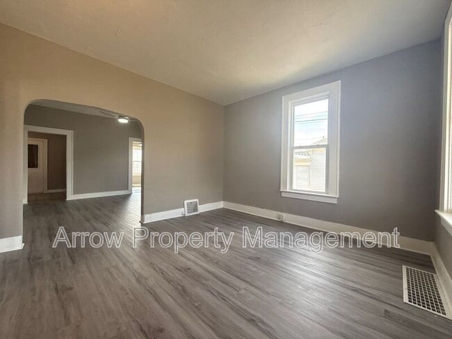 715 Ella St in Beatrice, NE - Building Photo - Building Photo