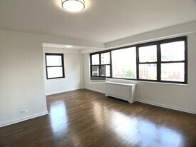 E 16 ST, Unit 7DE in New York, NY - Building Photo