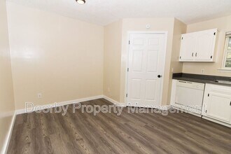 2425 Ashmore Ave in Chattanooga, TN - Building Photo - Building Photo