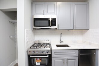 510 W Belmont Ave in Chicago, IL - Building Photo - Building Photo