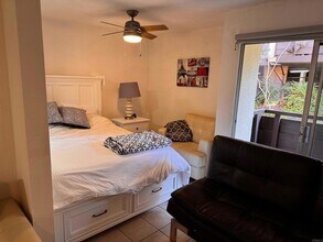 1605 Hotel Cir S, Unit 105 in San Diego, CA - Foto de edificio - Building Photo
