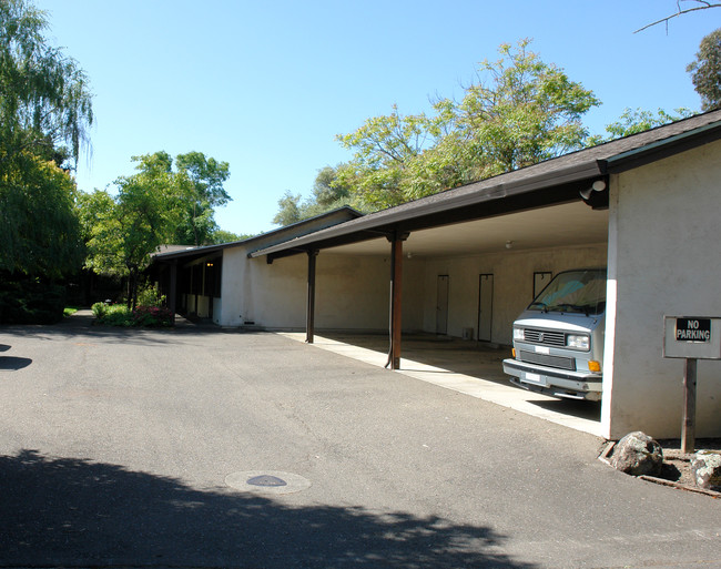 401 W Napa St in Sonoma, CA - Building Photo - Building Photo