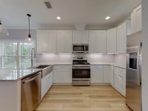 212 Cottage Ct in Tallahassee, FL - Building Photo - Building Photo