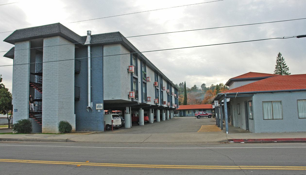 Westside Apartments in Redding, CA - Building Photo