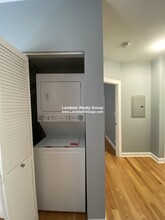 1645 W Pratt Blvd, Unit 1645 W. Pratt #2I in Chicago, IL - Foto de edificio - Building Photo