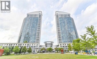 36 Lee Centre Dr in Toronto, ON - Building Photo