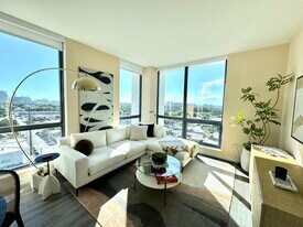 1940 NW 2nd Ct, Unit B12 in Miami, FL - Building Photo