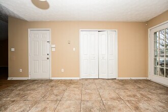 5718 Rockingwood Dr in Atlanta, GA - Building Photo - Building Photo