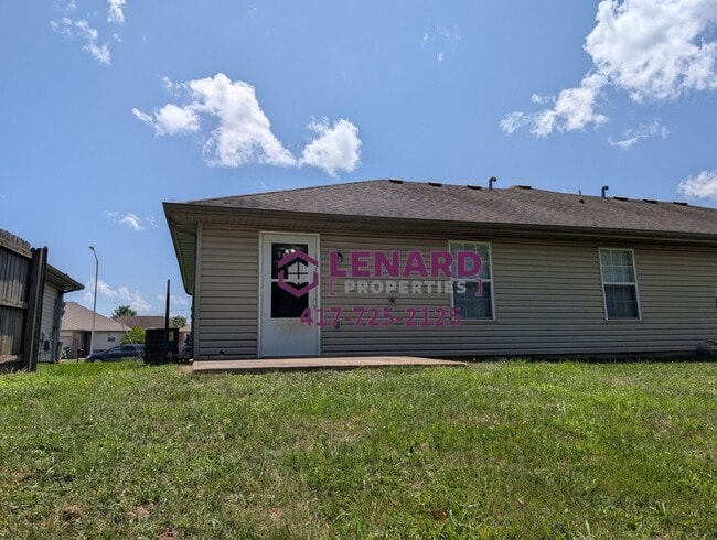 4433-4435 W La Siesta St in Springfield, MO - Building Photo - Building Photo