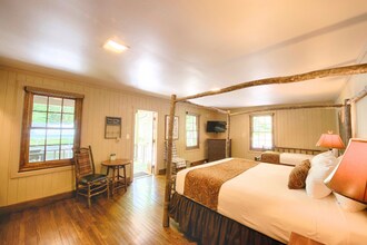 14981 Tapoco Rd in Robbinsville, NC - Building Photo - Building Photo