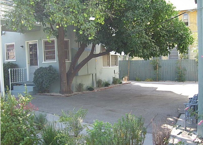 139-141 N Jackson St in Glendale, CA - Foto de edificio - Building Photo