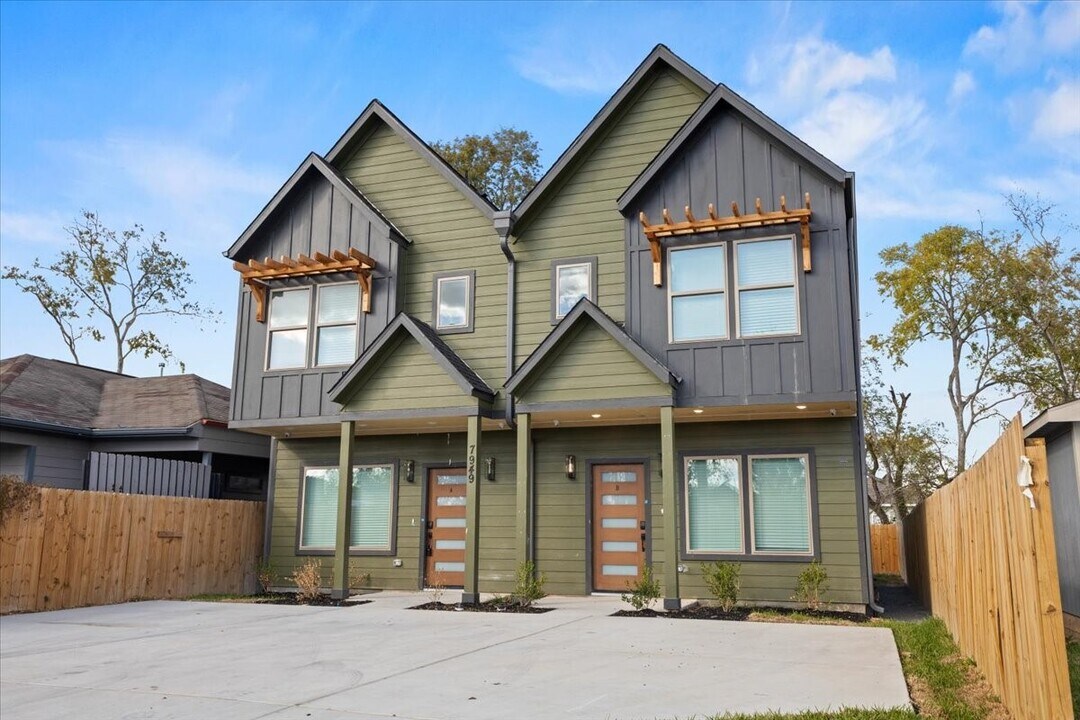 7949 Attwater St in Houston, TX - Building Photo