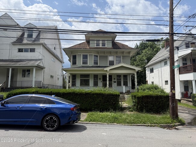 property at 1518 Linden St