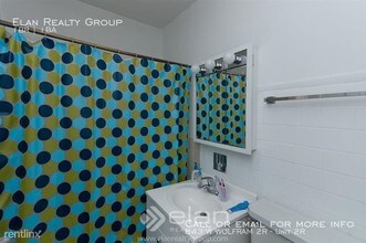 843 W Wolfram St-Unit -Unit 2R in Chicago, IL - Building Photo - Building Photo