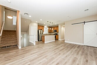 9041 Boston Springs Ave in Las Vegas, NV - Building Photo - Building Photo