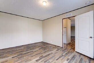 76 Luart Dr in Lillington, NC - Building Photo - Building Photo