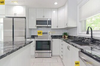 239 Trenton St, Unit A in Boston, MA - Foto de edificio - Building Photo