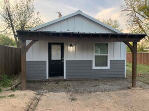 4411 Lark Ave in San Antonio, TX - Building Photo - Building Photo