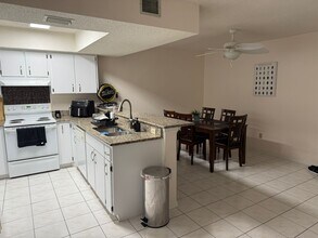 160 Palm Sparrow Ct in Daytona Beach, FL - Building Photo - Building Photo