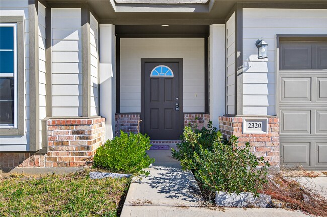 2320 Cedar Pl Dr in Conroe, TX - Foto de edificio - Building Photo