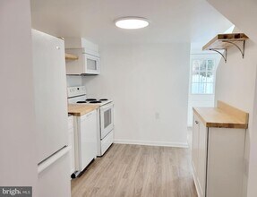 233 Kern St in Winchester, VA - Foto de edificio - Building Photo