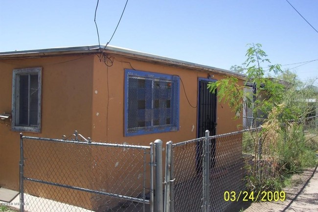 238 W 33rd St in Tucson, AZ - Foto de edificio - Building Photo