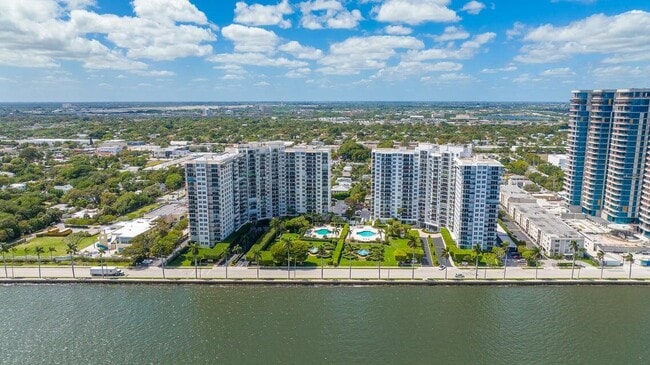 1701 S Flagler Dr in West Palm Beach, FL - Building Photo - Building Photo