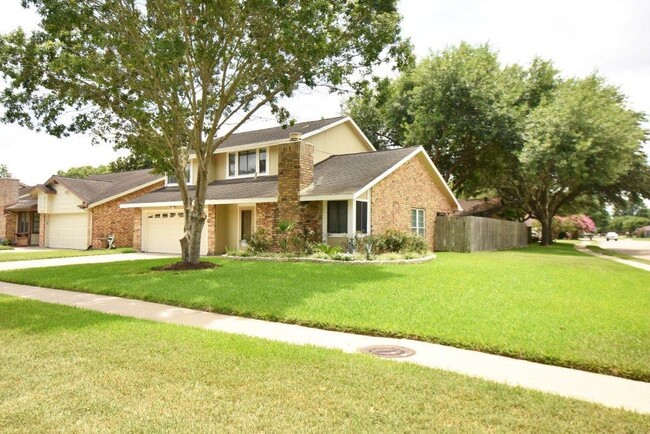 3102 The Highlands Dr in Sugar Land, TX - Building Photo - Building Photo