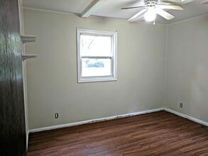 2284 Austin St in Muskegon, MI - Building Photo - Building Photo