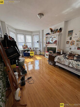 1371 Commonwealth Ave, Unit 3 in Boston, MA - Building Photo - Building Photo