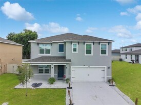 2085 Doe Run Dr in Davenport, FL - Building Photo
