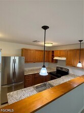 14713 Kimberly Ln, Unit 3 in Ft. Myers, FL - Foto de edificio - Building Photo