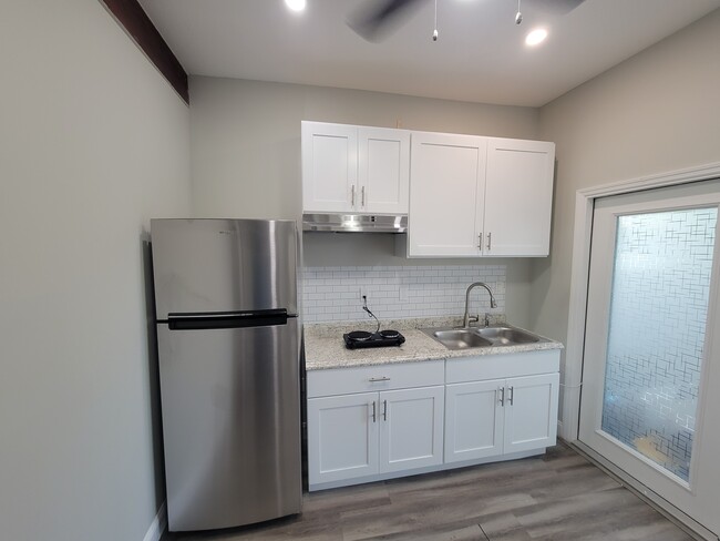 1804 E Louisiana Ave, Unit Studio in Tampa, FL - Building Photo - Building Photo