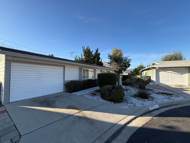26097 Doverwood Pl in Hemet, CA - Building Photo - Building Photo