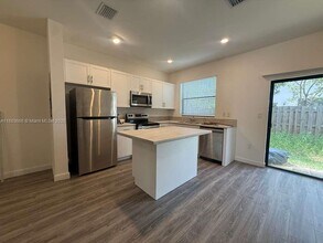 21430 NE 3rd Pl in North Miami Beach, FL - Building Photo - Building Photo
