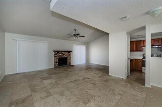 3805 Big Leaf Ln in Fort Worth, TX - Building Photo - Building Photo
