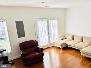 25505 Oak Medley Terrace in Aldie, VA - Building Photo - Building Photo