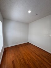 417 W 52nd Pl in Los Angeles, CA - Building Photo - Building Photo