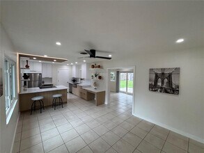 6211 13th Ave S in Gulfport, FL - Building Photo - Building Photo