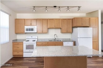 16965 W Van Buren St, Unit 3 in Goodyear, AZ - Building Photo - Building Photo