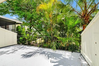 6052 Village Cir N in Orlando, FL - Building Photo - Building Photo